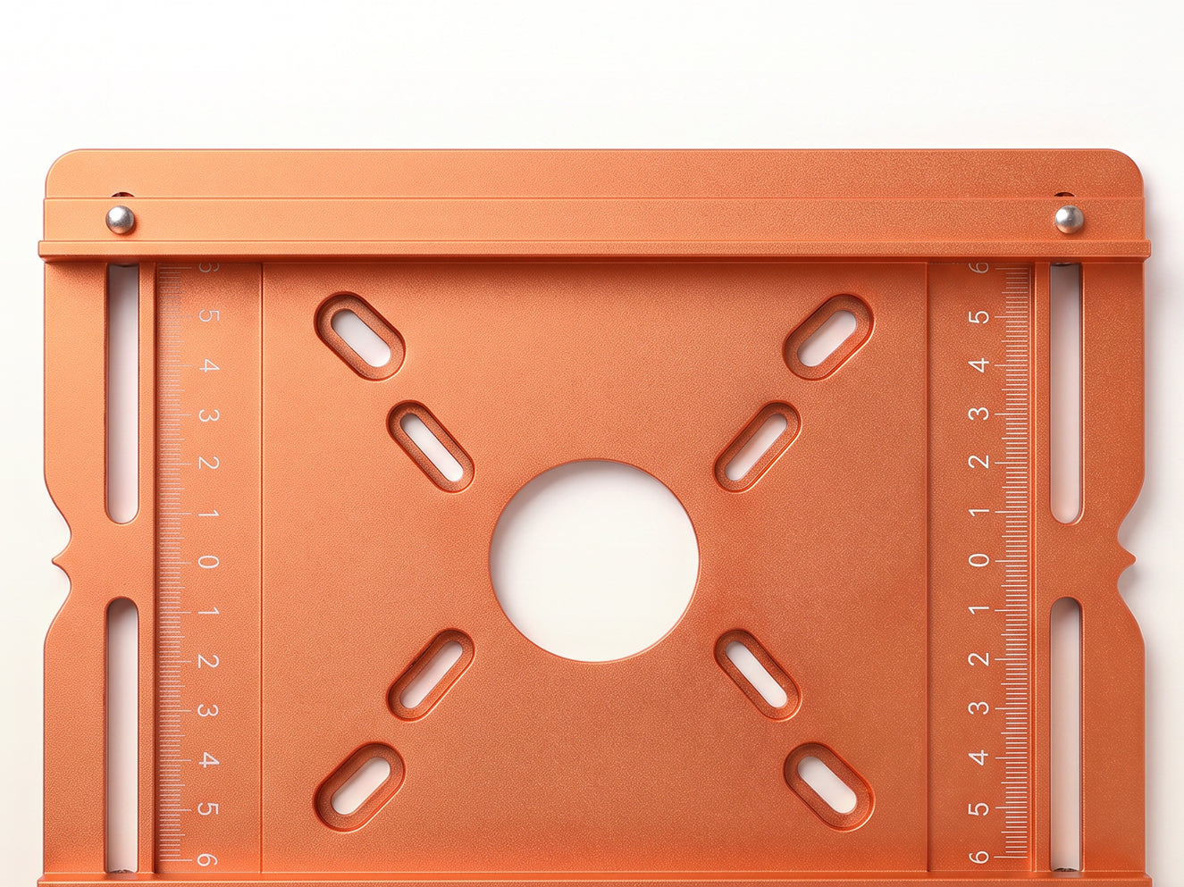 8-Hole Universal Fit