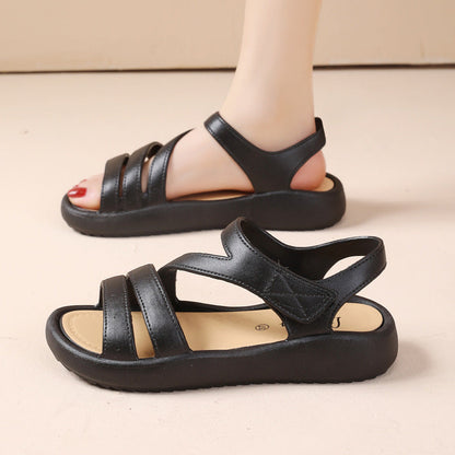Lätta, platta sandaler för kvinnor