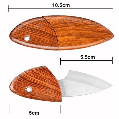 Delfinformad liten kniv i massivt trä