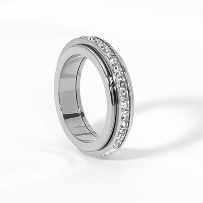 💍 Köp 1 få 1 gratis ✨ ROTERANDE TITANRING - Zirkoniumkristall och antistressdesign, justerbar och lätt, elegant present till honom/henne 🌟🛒