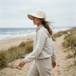 👒 Andningsbar Solhatt med Hästsvansöppning – UPF 50+ Skydd, Justerbart Band & Strukturbevarande Design 🏖️